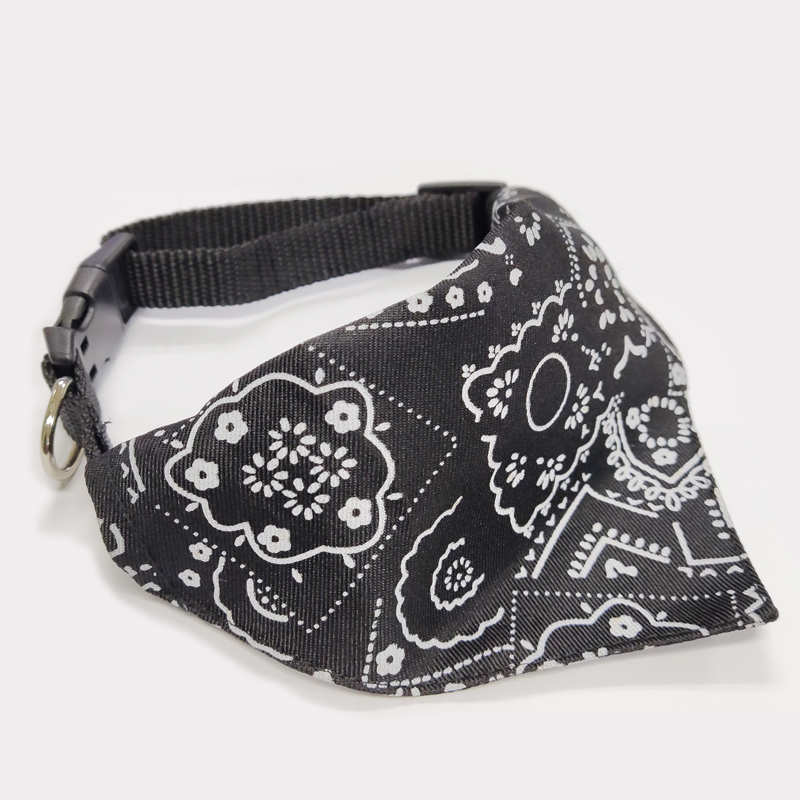 Camouflage bulk logo printed twid fabric rohs dog training bug rope dog scarf on designer pet dog bandana collar
