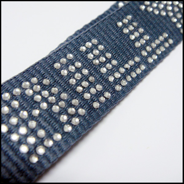 时尚闪亮的烫钻贴钻图案工艺脖子挂绳